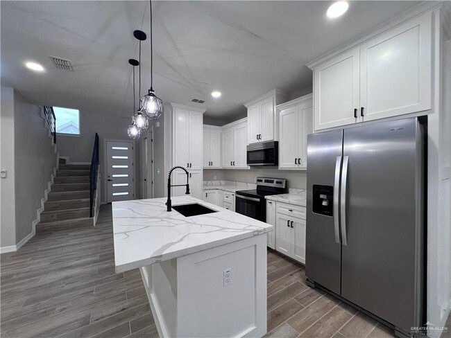 Building Photo - 36 N Crown Point