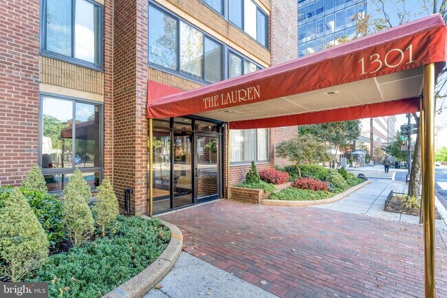 Building Photo - 1301 20th St NW