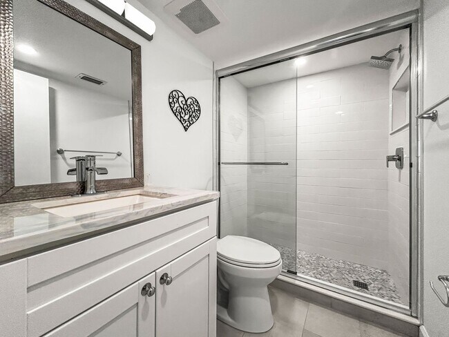 Building Photo - Fully Furnished Waterfront Community Condo in Isla Del Sol - 2bed | 2bath