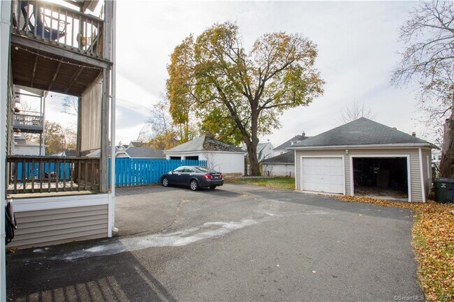 Building Photo - 77 Maplewood Ave