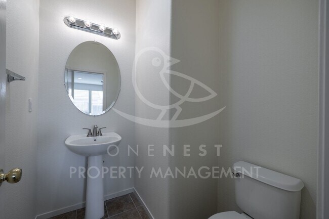 Building Photo - Spacious 3-Bedroom Home in Gated Lincoln Crossing Community