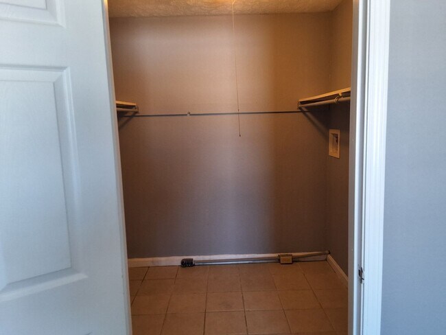 Building Photo - 365-12 ELMWOOD