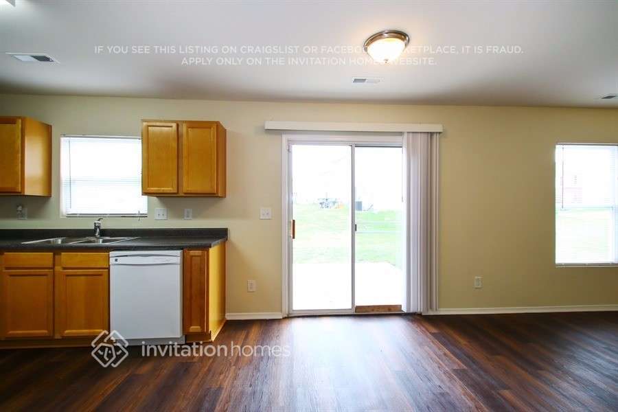 Building Photo - 8825 Chalkstone Rd