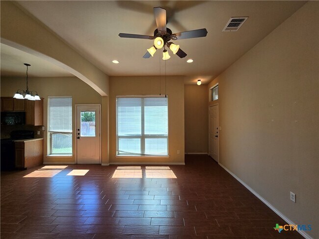 Building Photo - 1149 Brown Rock Dr