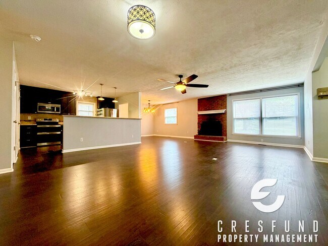 Building Photo - Charming 3 Bedroom 2 Bath Open Concept (Pet Friendly)