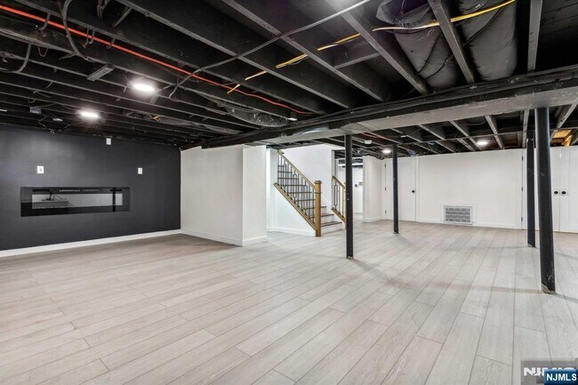 Building Photo - 648 East St