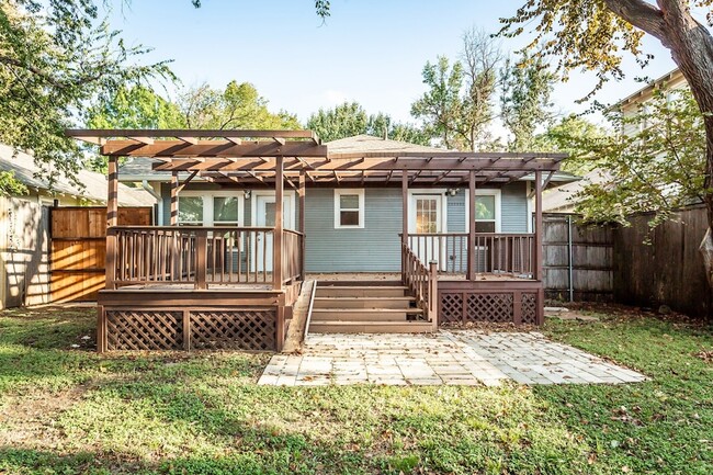 Building Photo - 5327 Worth St