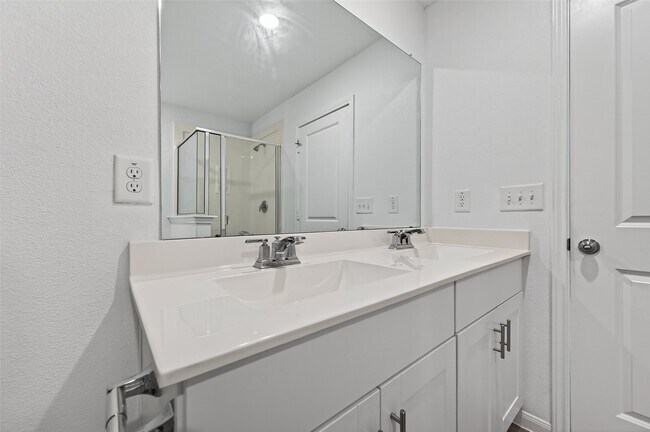 Building Photo - 17803 Pumpkin Vine Dr