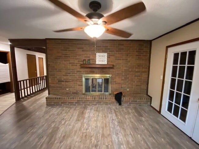 Building Photo - 208 Wellington Ln
