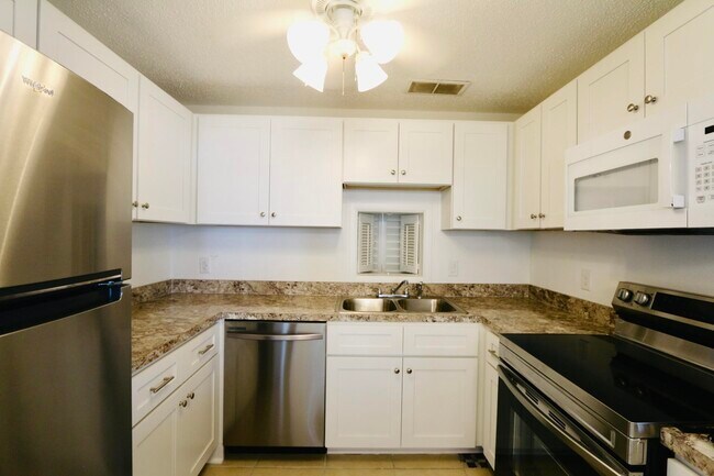 Building Photo - 229 S McMullen Booth Rd