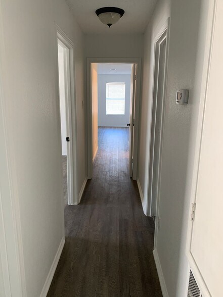 Building Photo - 2701 Woodlake Pkwy