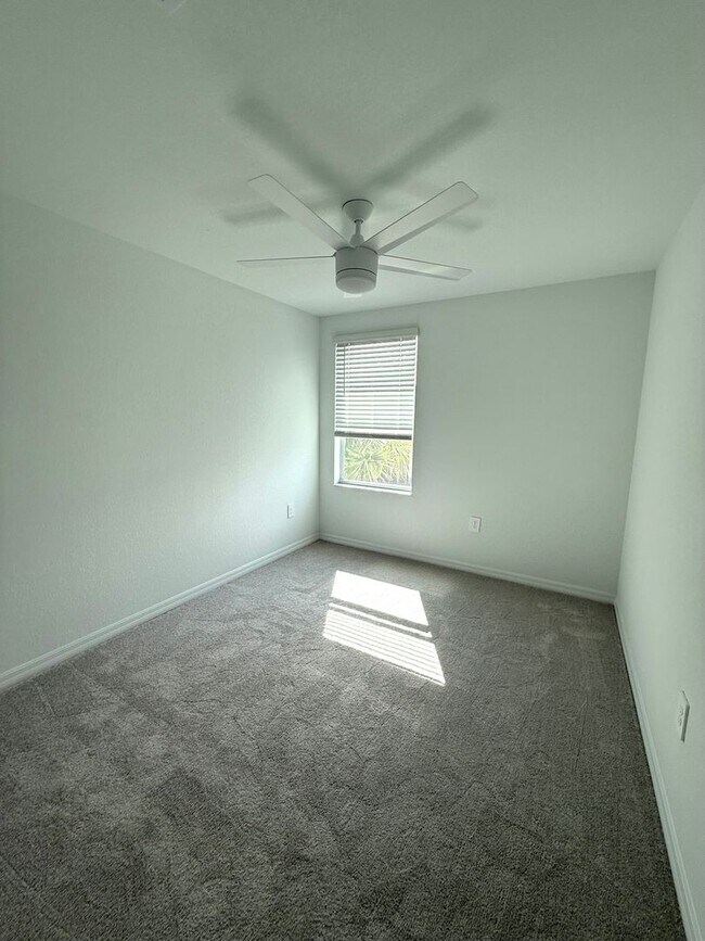 Building Photo - 3-Bed/ 2.5- Bath Modern Townhouse in Lakew...