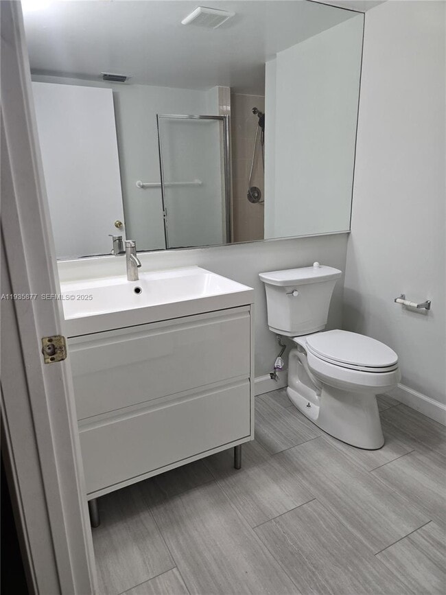 Building Photo - 4705 SW 62nd Ave