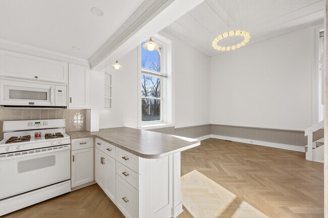 Building Photo - 400 McCarthy Rd