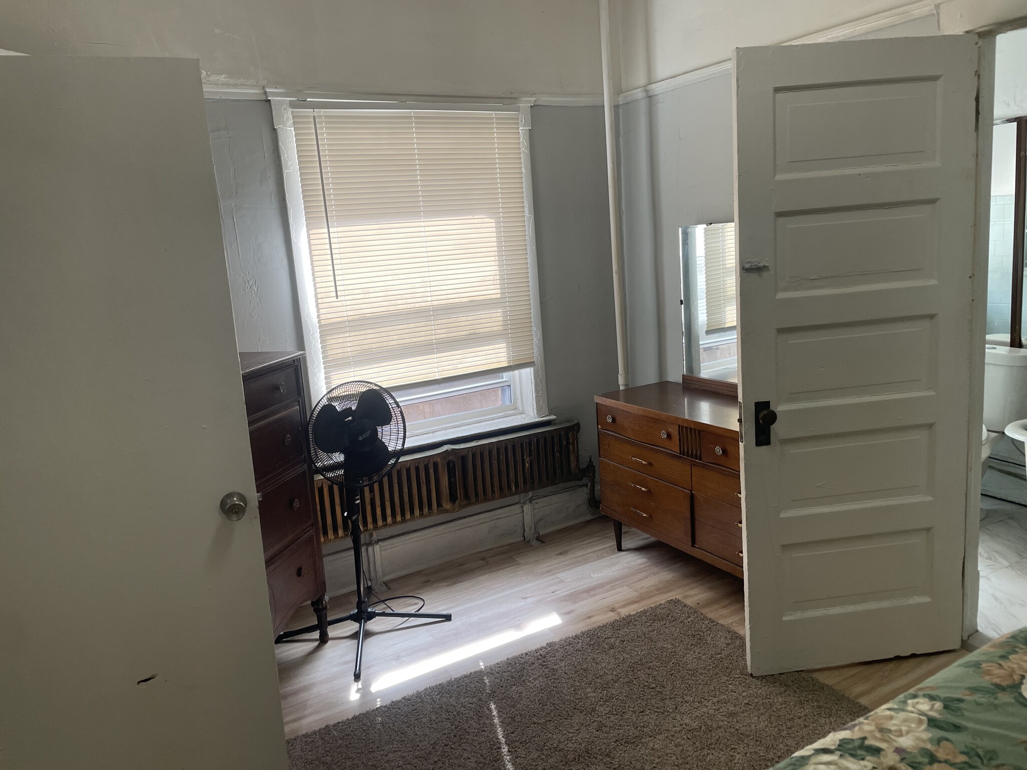 Building Photo - 2344 Prospect Ave E