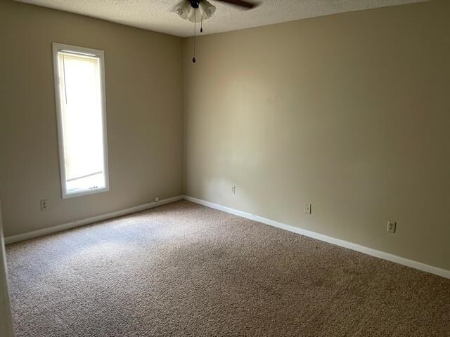 Building Photo - 124 Valley Rd