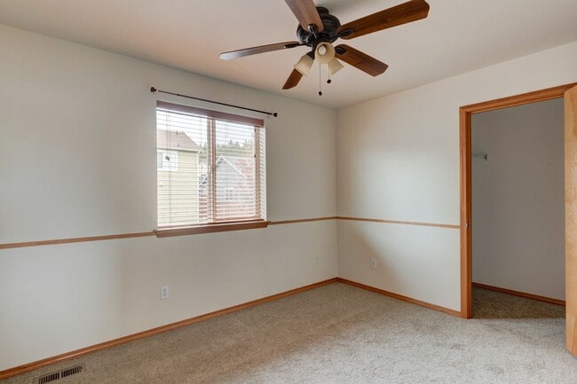 Building Photo - 4 Bedroom 2.5 bath Home in Cherry Hill