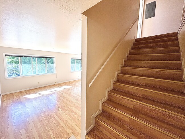 Building Photo - 131 S 1000 E