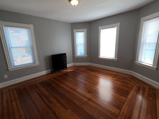 Front Room/Bedroom - 11 Mt Vernon St