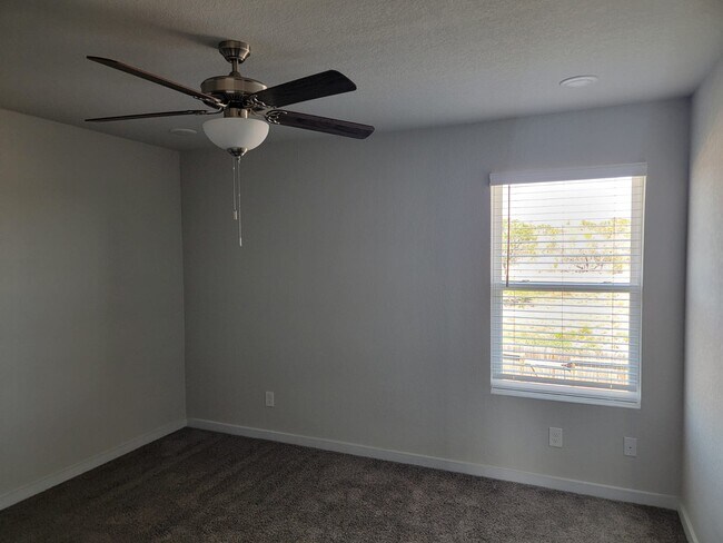 Building Photo - 412 Abigail Aly