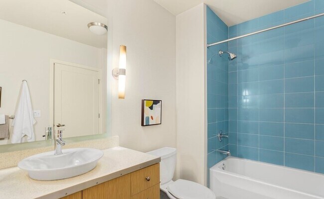 Building Photo - Beautiful 1 bed 1 bath Belltown!