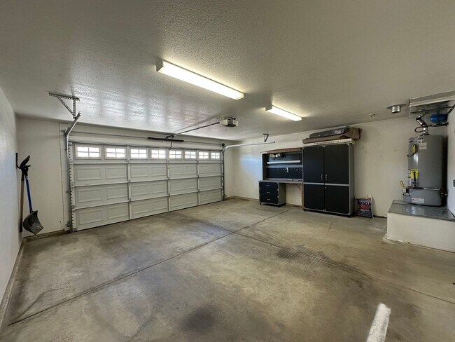 Building Photo - 4115 Azalea St