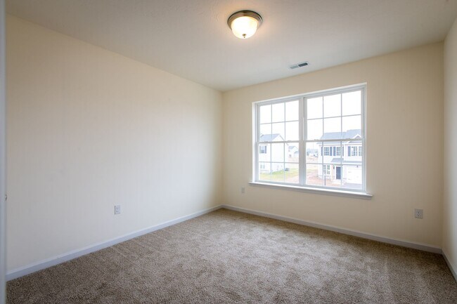 Building Photo - 3 Bedroom Duplexes
