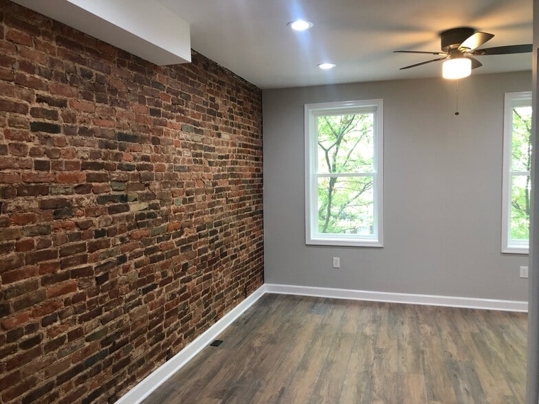 Bedroom - 2737 Maryland Ave