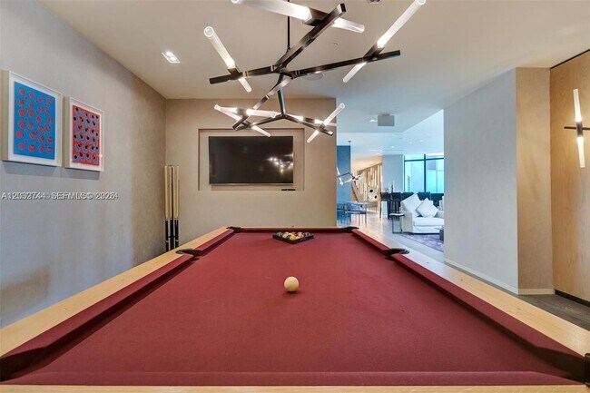 Building Photo - 480 NE 31st St