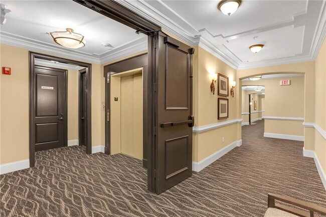 Building Photo - 2300 Peachford Rd