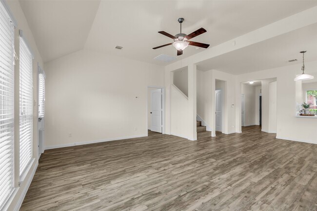 Building Photo - 3807 Springcrest Ln