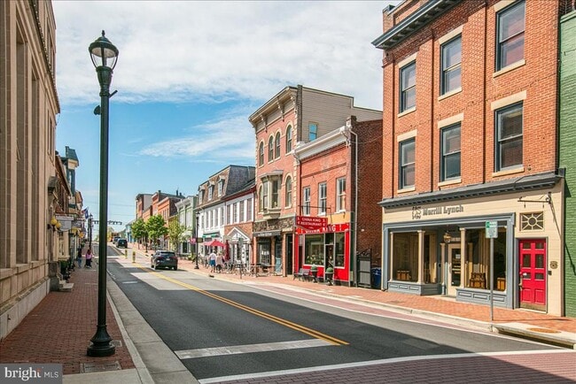 Building Photo - 239 Nottoway St SE