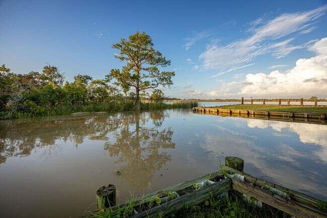 Building Photo - 1102 Stanfield Point Rd