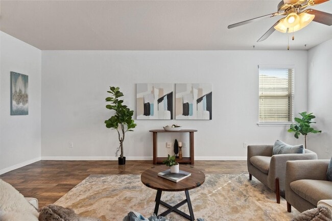 Building Photo - 208 Callahan Ln