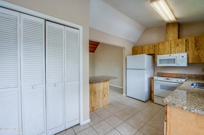 Building Photo - 26 Arbor Lake Park