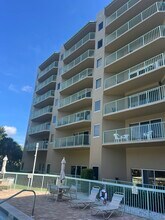 Building Photo - 4 Oceans W Blvd