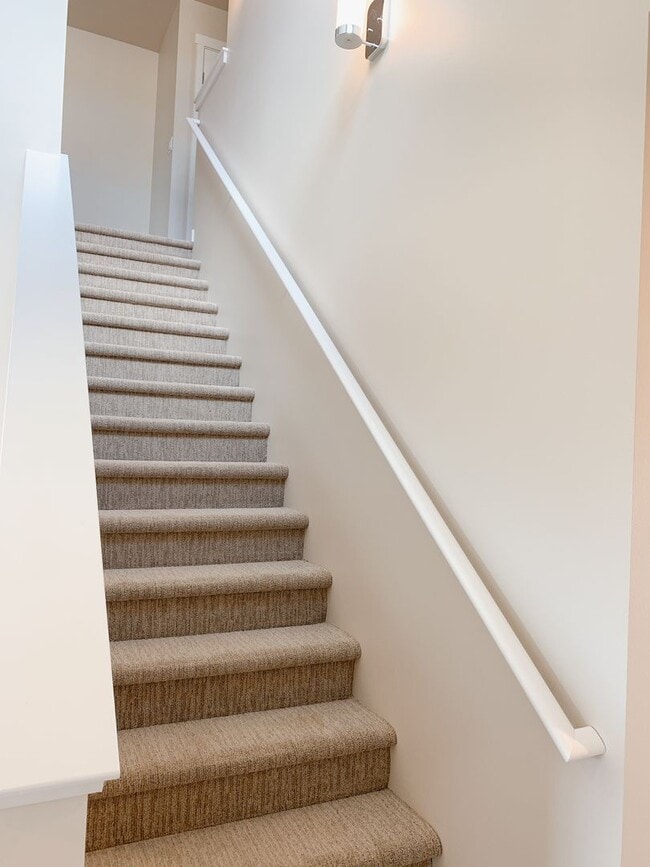 Building Photo - Lease Takeover Available 12/9/25! Sunny 3 bdrm, 2.5 bath in Cordata Neighborhood