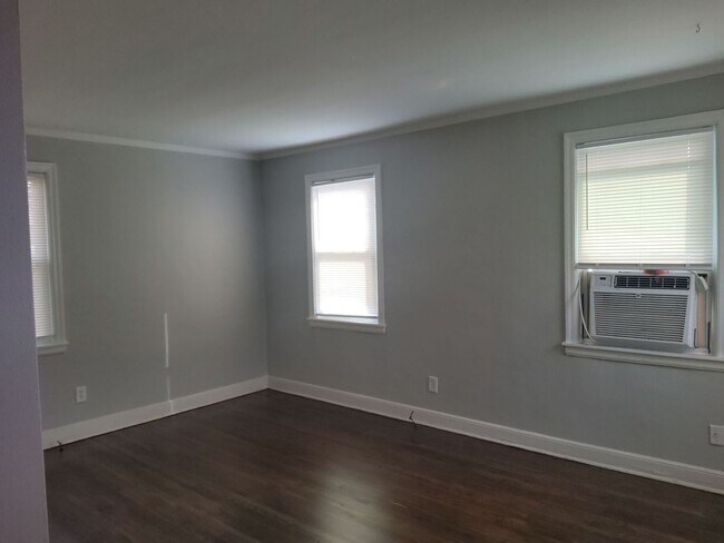 Building Photo - 157 Roberta Dr