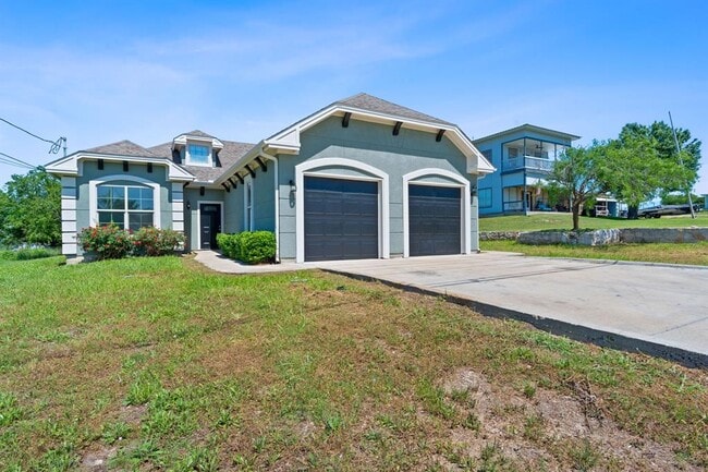 Building Photo - 404 Mesa Dr