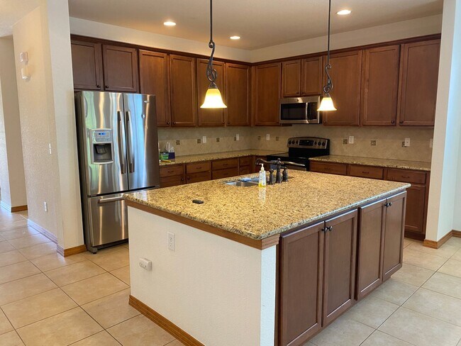 Building Photo - 2 BED/2 BATH RANCH STYLE HOME IN SUMMER HAWK IN FOX MEADOW AVAILABLE 7/10!