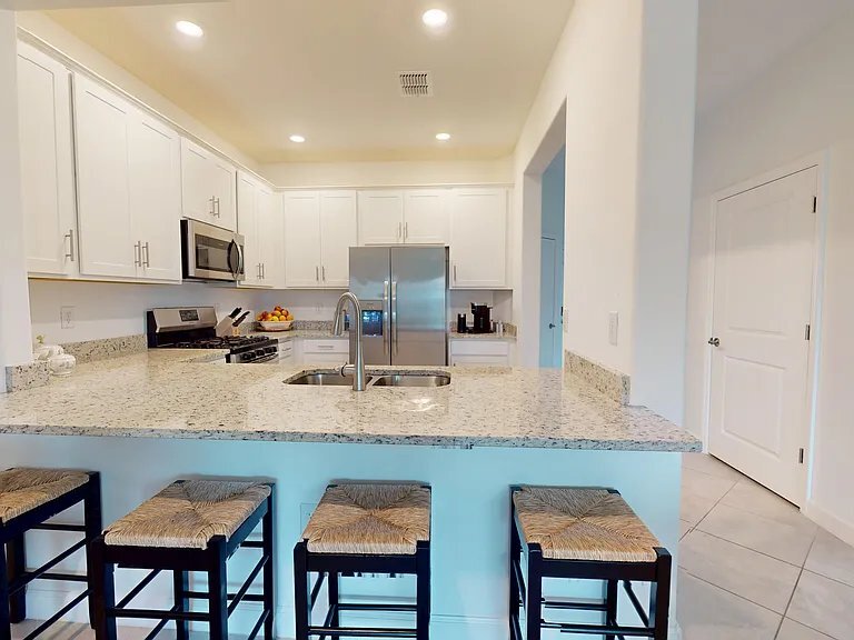 Building Photo - 15126 Sunny Day Dr