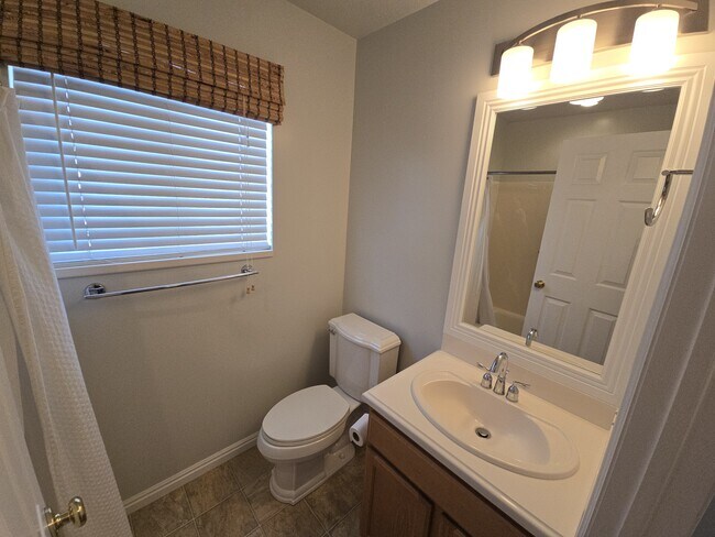 Building Photo - 1361 N 325 E