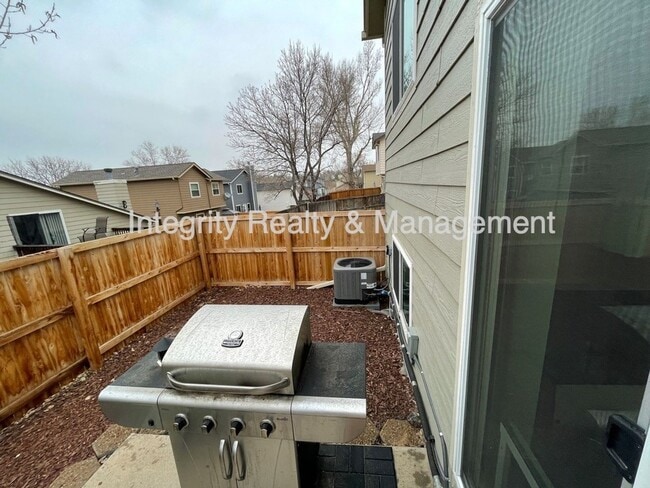 Building Photo - 475 E Chiswick Cir