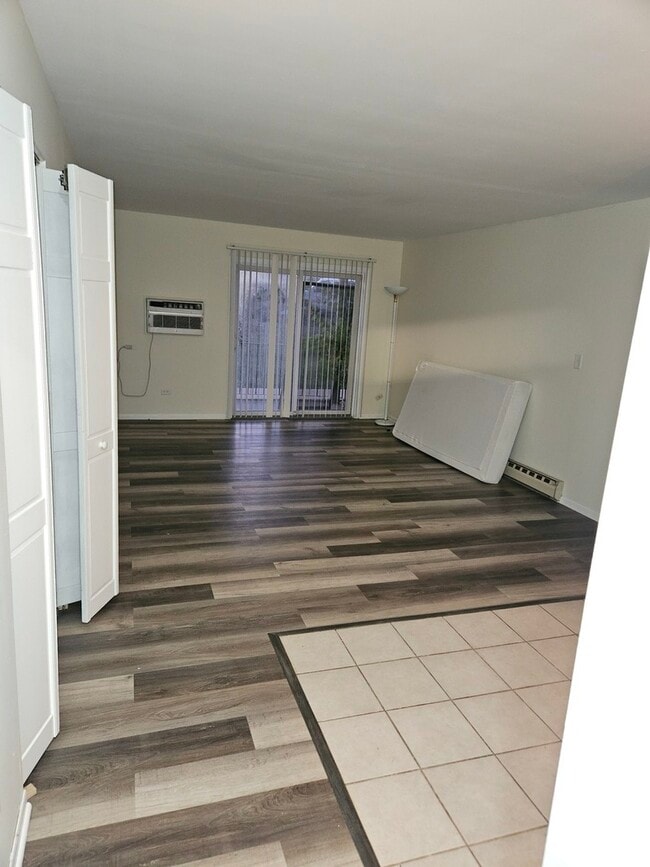 Building Photo - 737 Lippert Ln