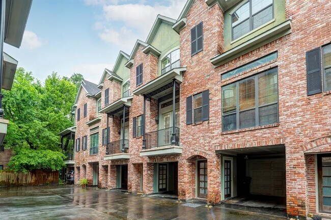 Building Photo - 2346 Camden Dr