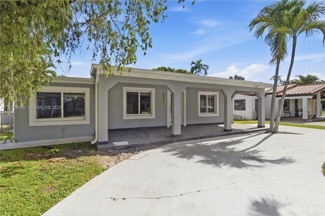 Building Photo - 6511 SW 44th St