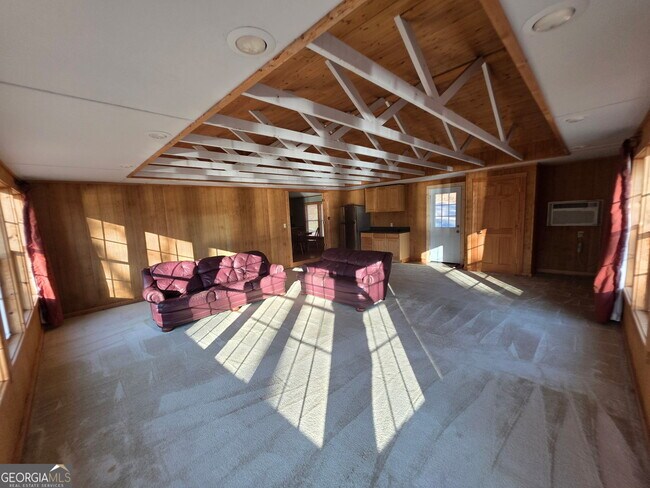 Building Photo - 2832 N Holcomb Dr