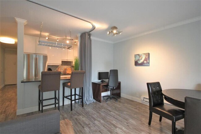 Building Photo - 650 Alamo Ct