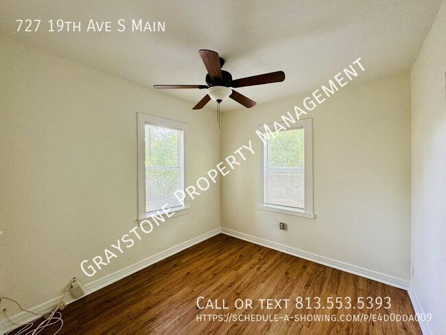 Building Photo - The most beautiful St.Pete 3bed/1bath prop...