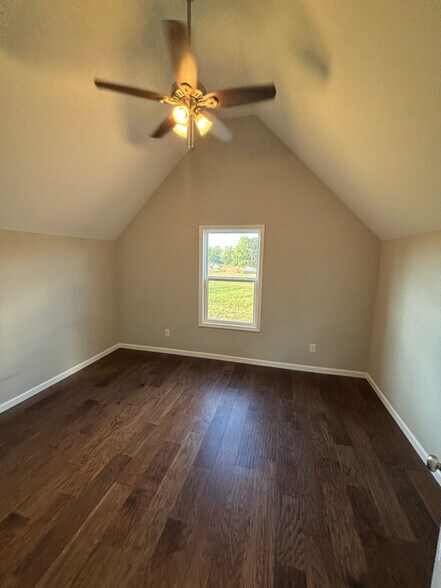 Building Photo - 203 Cherokee Dr